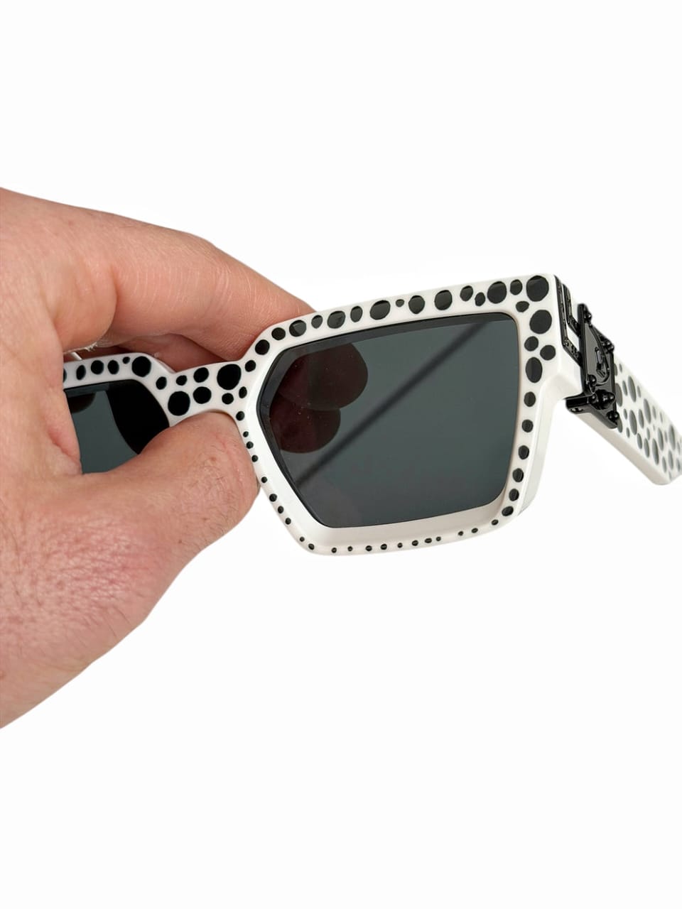 Louis Vuitton  Yayoi Kusama X Millionaires 1.1 Sunglasses Regular