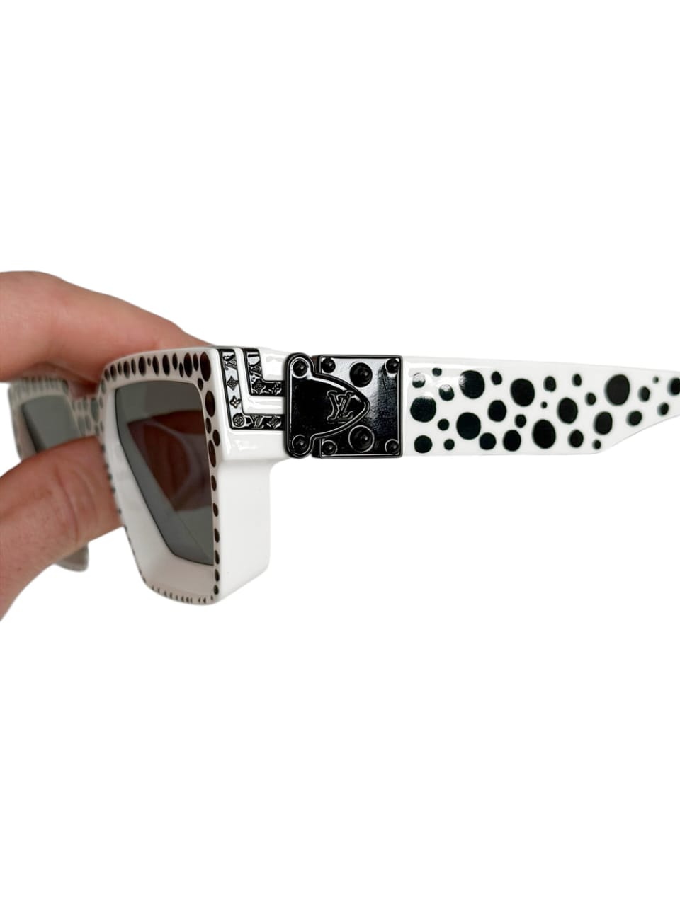 Louis Vuitton  Yayoi Kusama X Millionaires 1.1 Sunglasses Regular