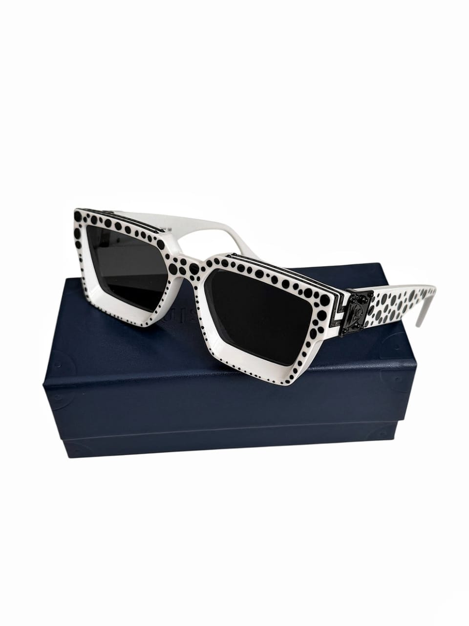 Louis Vuitton  Yayoi Kusama X Millionaires 1.1 Sunglasses Regular