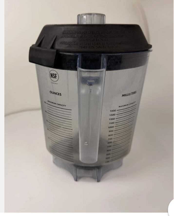 Vitamix VM0100A Drink Machine Blade & Lid - Cracked Pitcher - For Parts Only